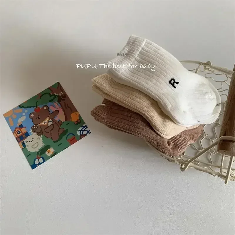 Calcetines de algodón con letras para niños – Suaves y a la moda - imagen 3