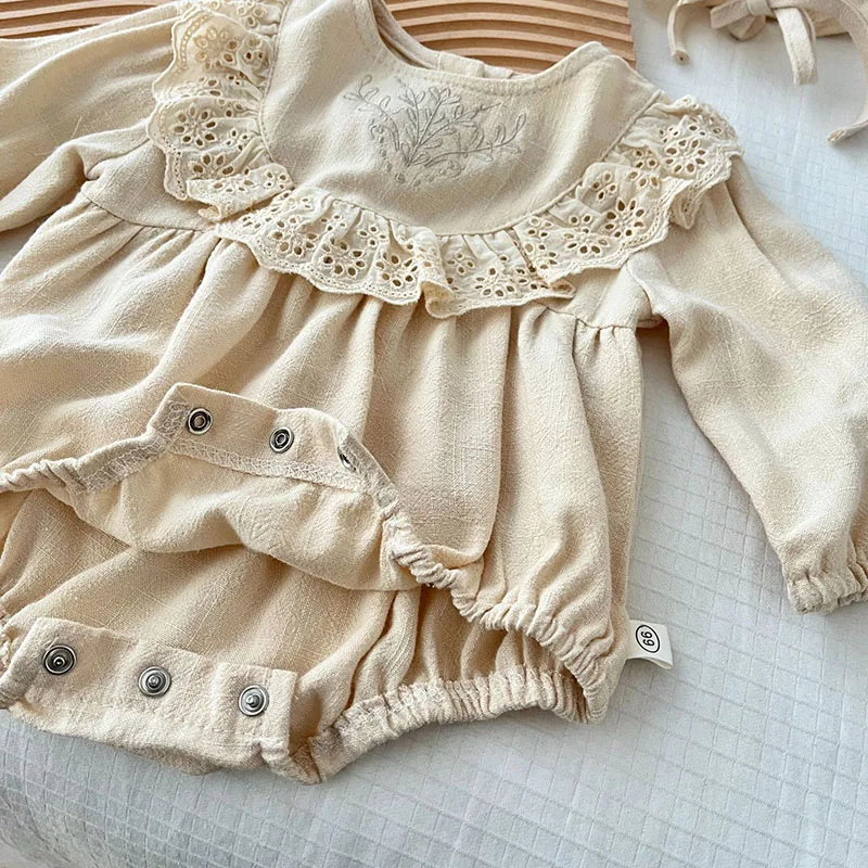 Body mono con gorro para recién nacida – Conjunto completo - imagen 5