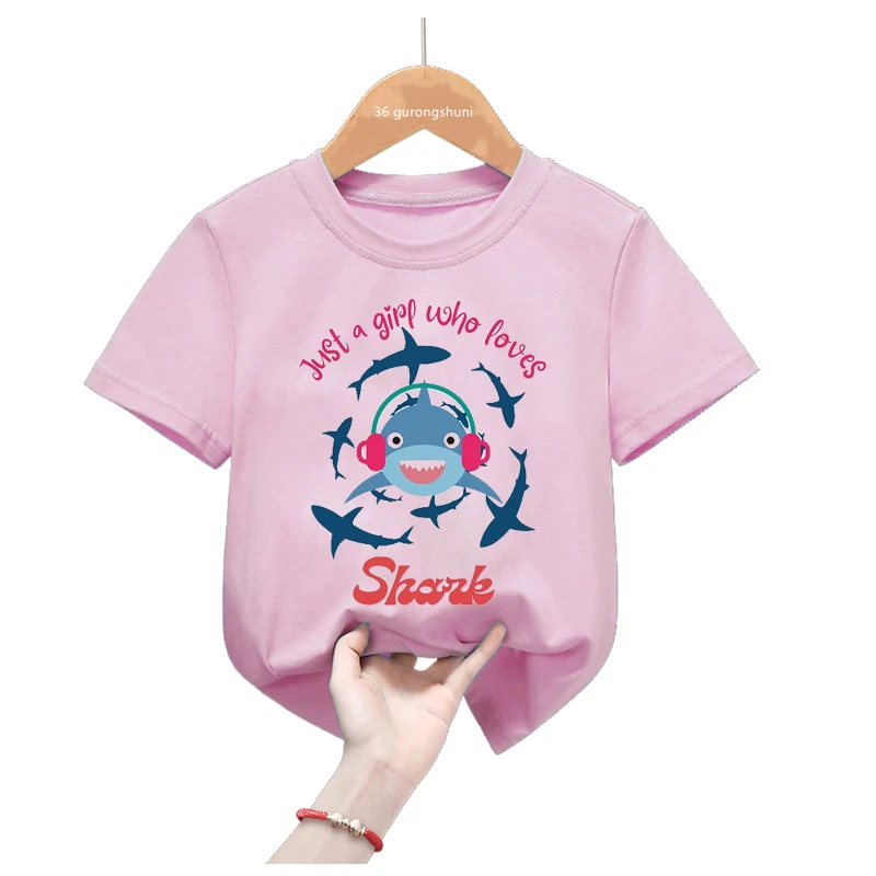 Camiseta infantil rosa con tiburón y amor - manga corta de verano - imagen 3