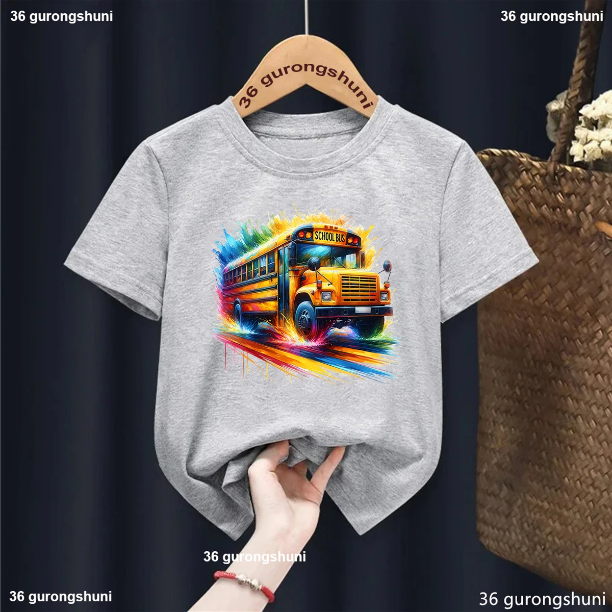Camiseta estampada arcoíris para niños – estilo tierno de acuarela