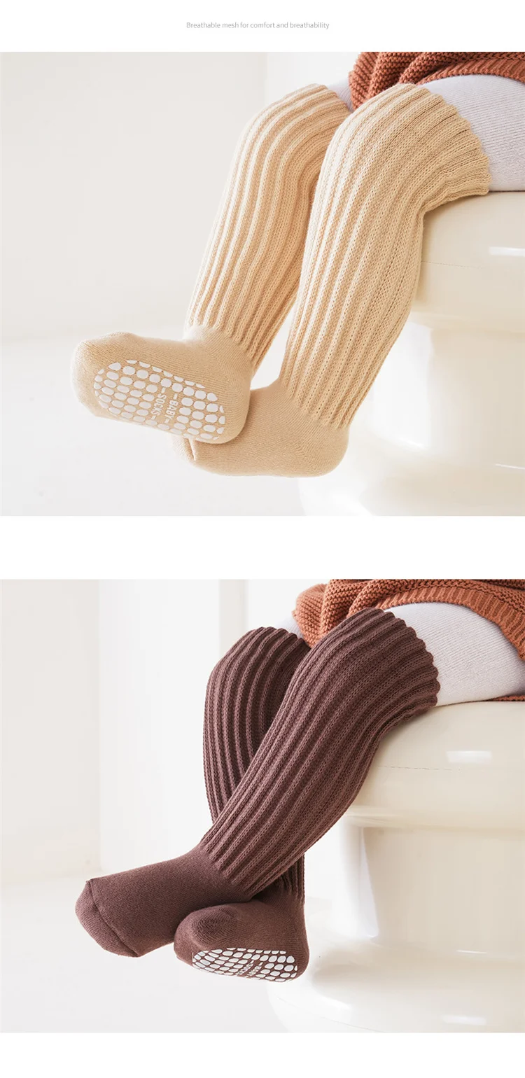 Calcetines largos para bebé con diseño infantil