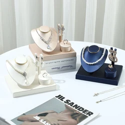 Expositor infantil de joyas de cuero PU para collares y pendientes