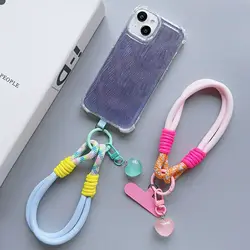 Correa universal para móvil trenzada con diseño de amor colgante