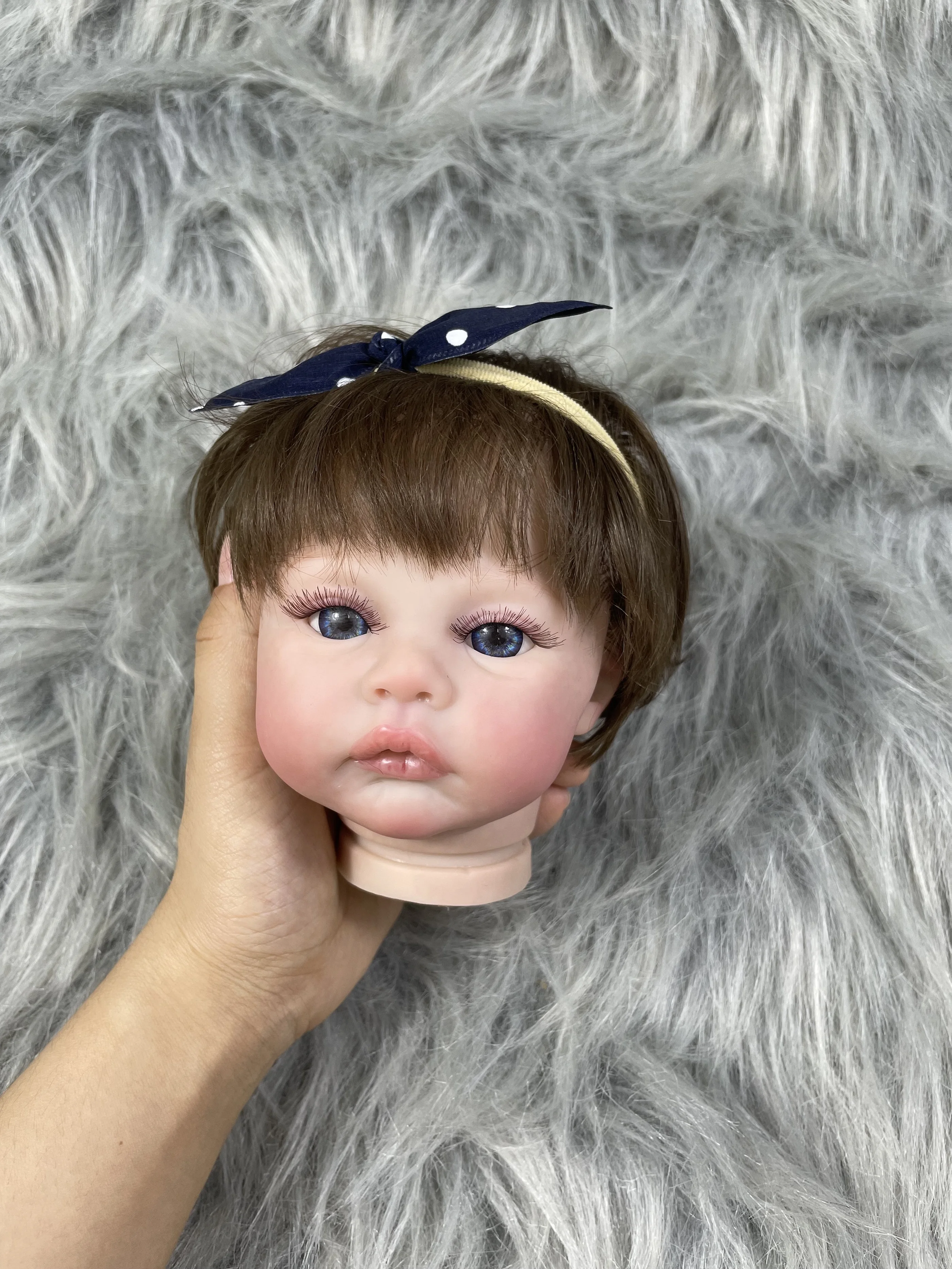 Muñeco realista kit con pelo enraizado a mano y cuerpo de tela - imagen 5