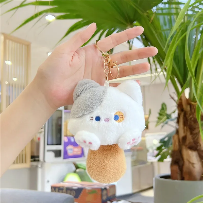 Colgante en mochila escolar