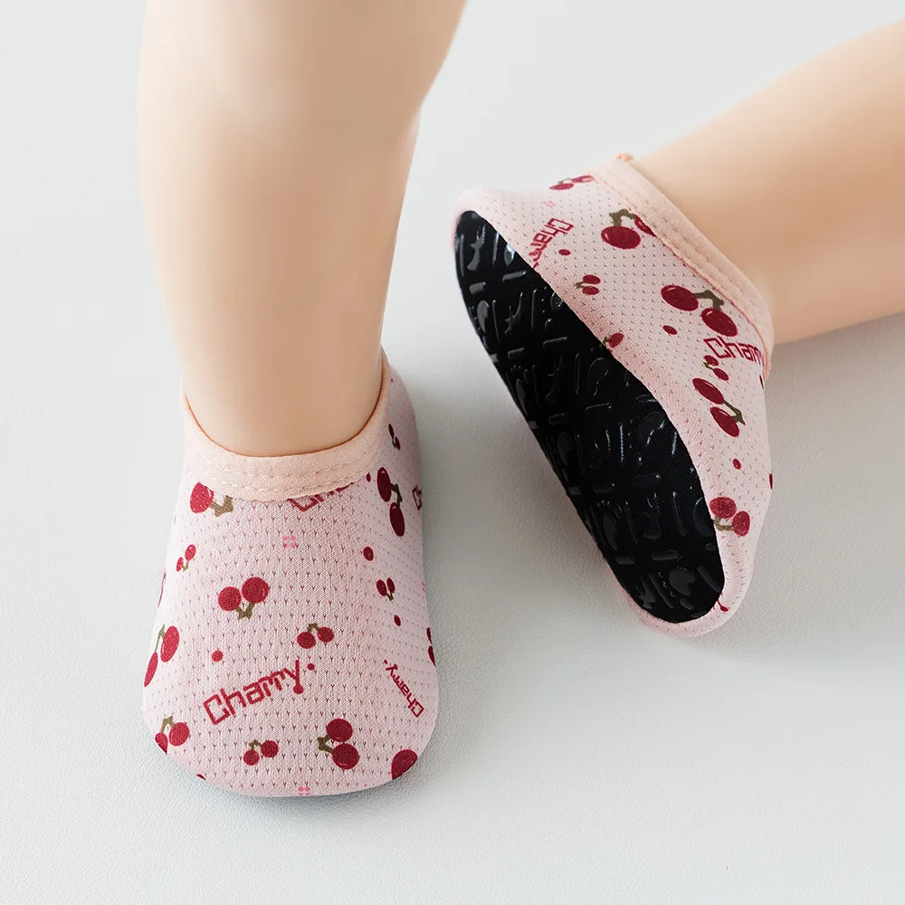 Calcetines antideslizantes de suela blanda para bebé con dibujos - imagen 5