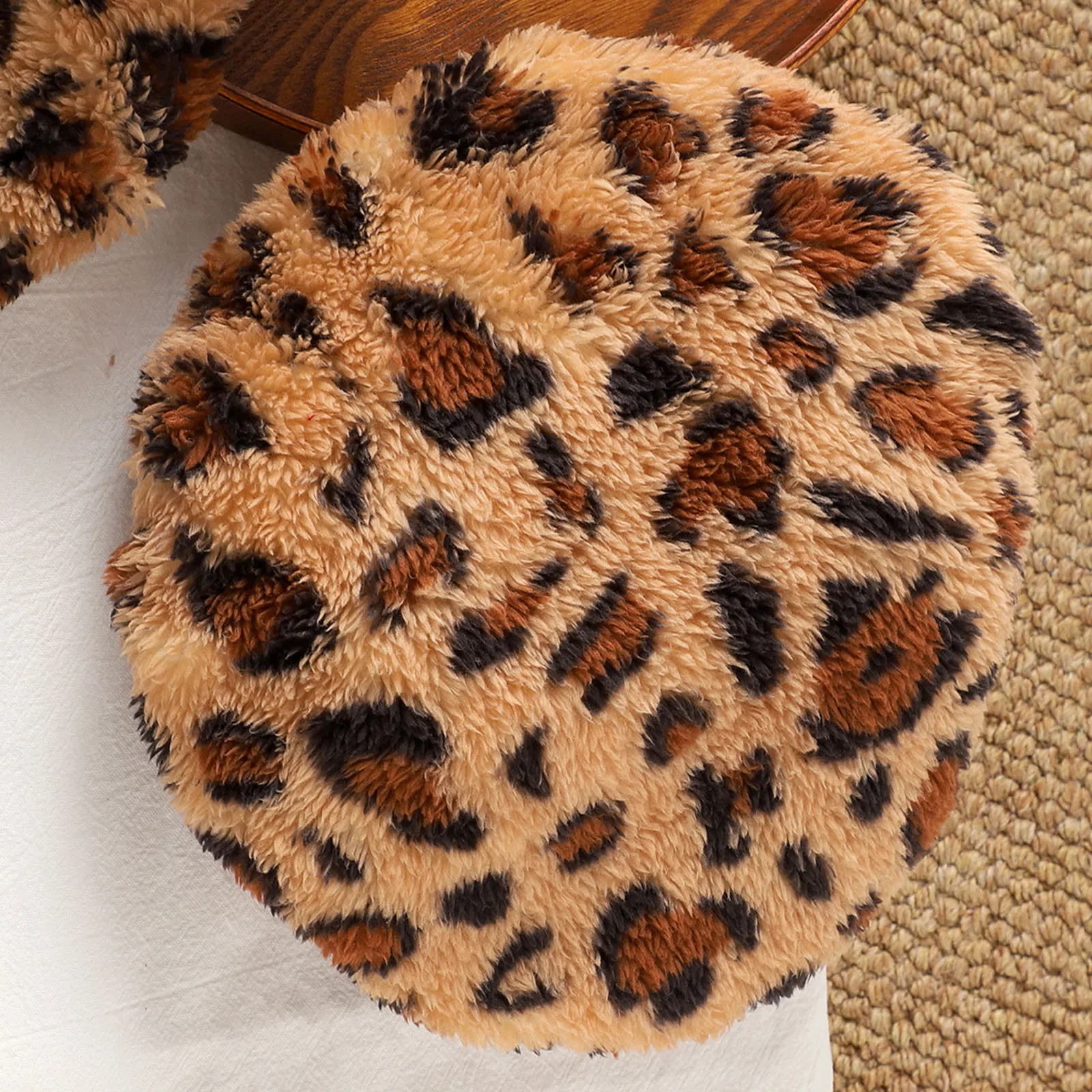Abrigo polar para niña con estampado leopardo y vestido floral - imagen 4