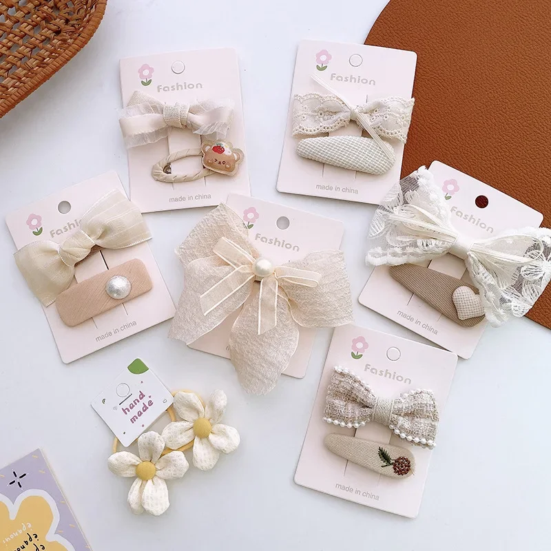 Pinza de pelo lazo beige floral para niña – Estilo francés - imagen 4