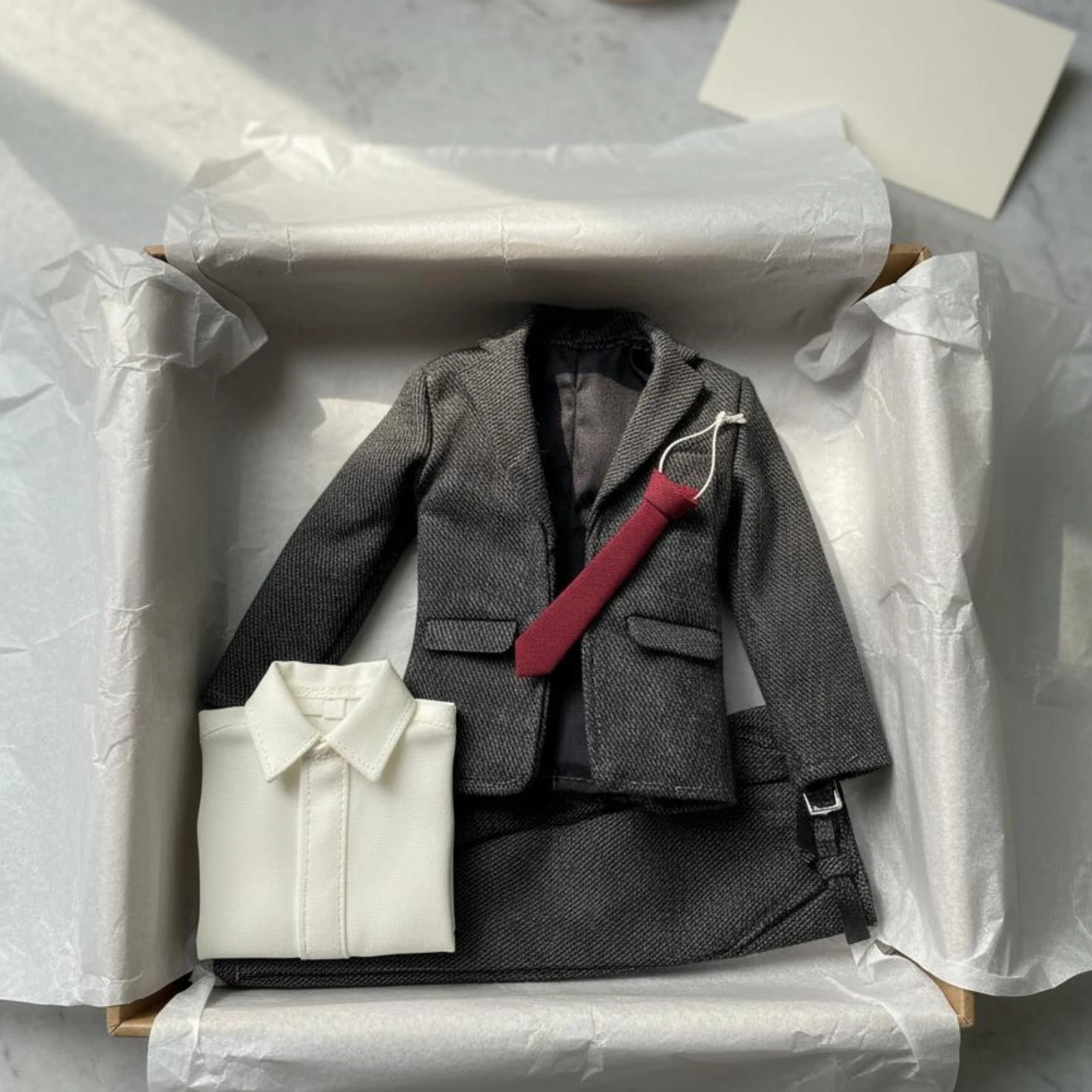 Conjunto de traje elegante para figura masculina coleccionable - imagen 5