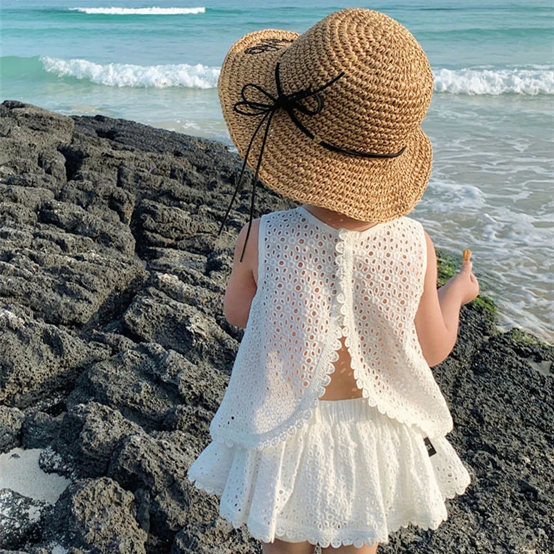 Conjunto de verano niña con encaje calado y camiseta sin mangas - imagen 2