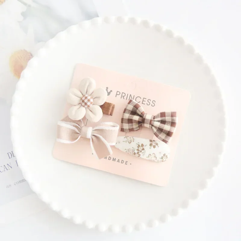 Clips de pelo con lazo floral para niña – Complemento infantil - imagen 4