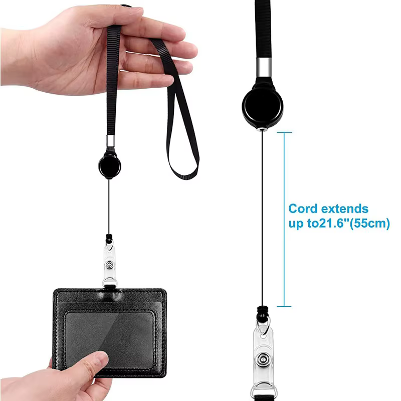 Interior del tarjetero con ranuras para tarjetas y ventana para nombre