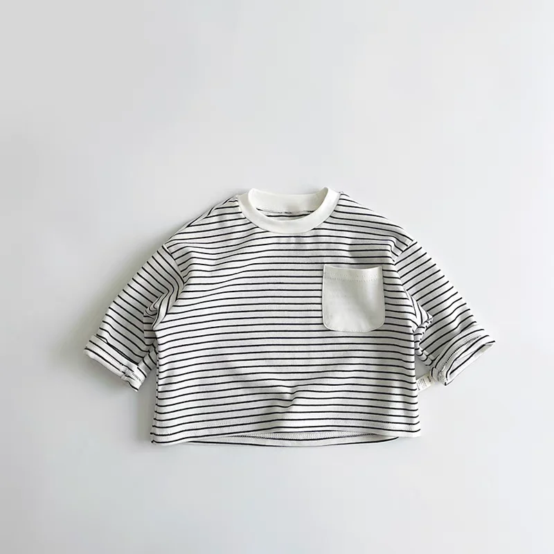 Camiseta de manga larga a rayas con bolsillo y cuello redondo - imagen 4