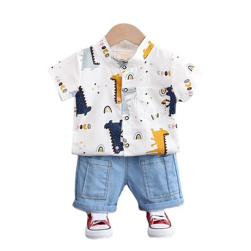 Conjunto verano infantil con camiseta estampada y pantalones cortos - imagen 2