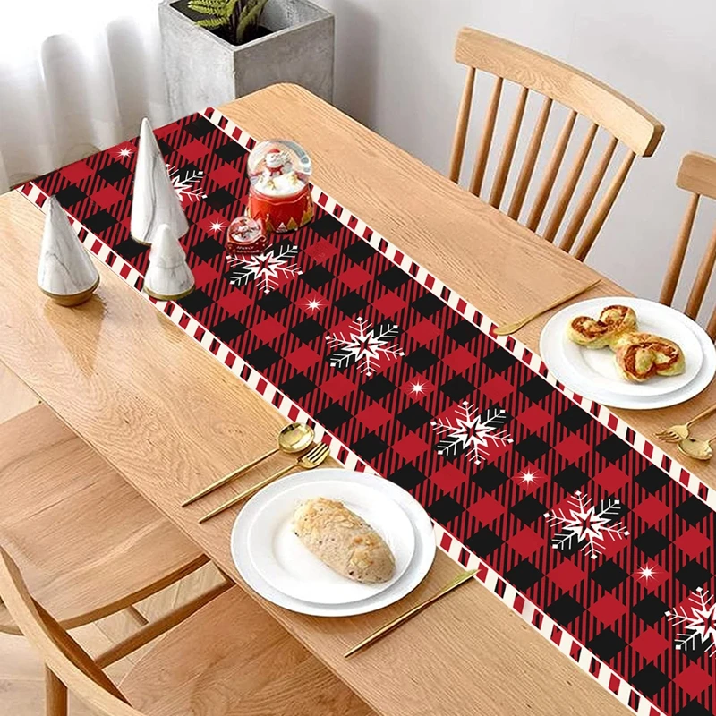 Mesa decorada con estilo navideño