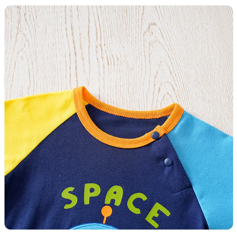 Mono de una pieza para niño pequeño
