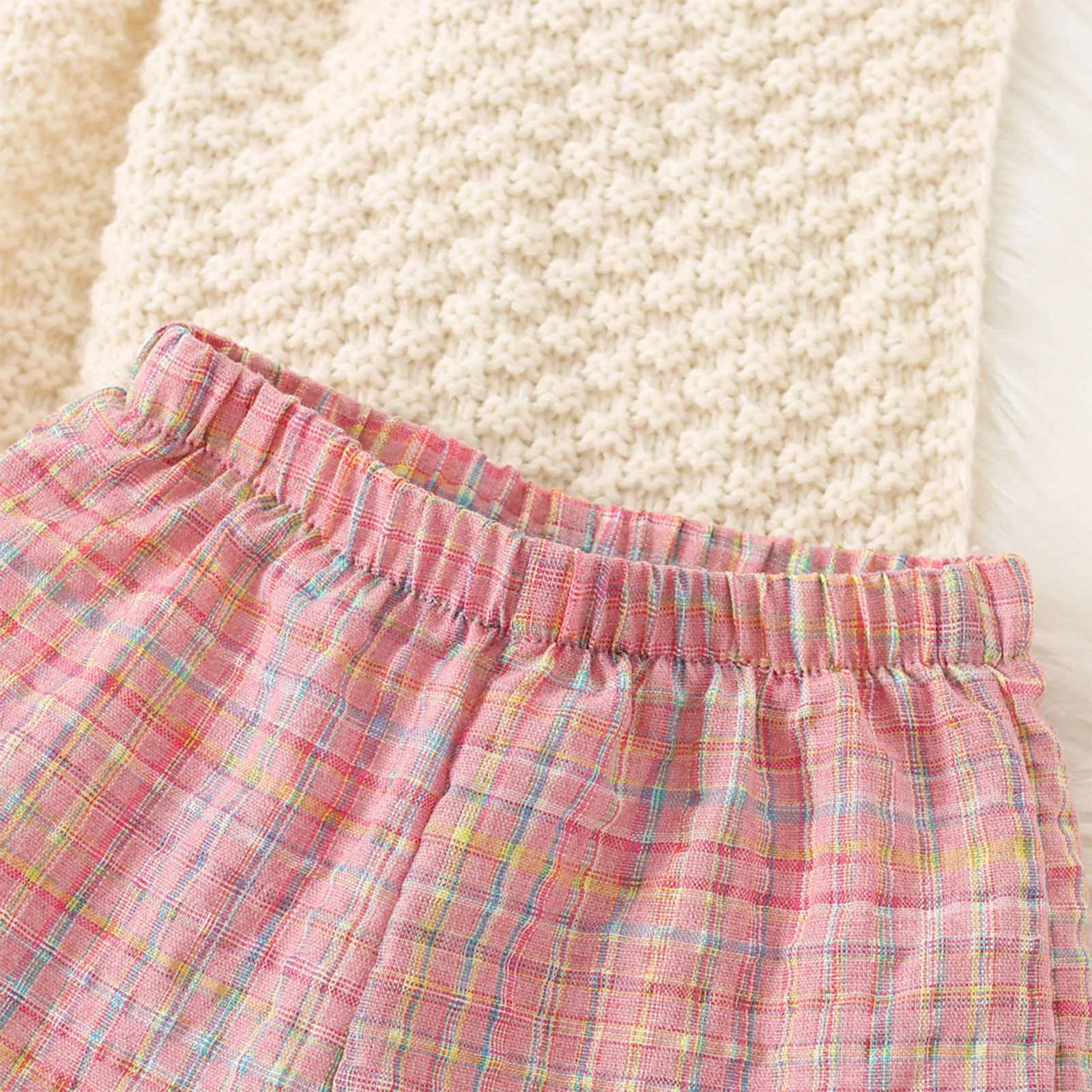 Conjunto de cuadros para niña de verano con blusa y pantalón corto - imagen 2