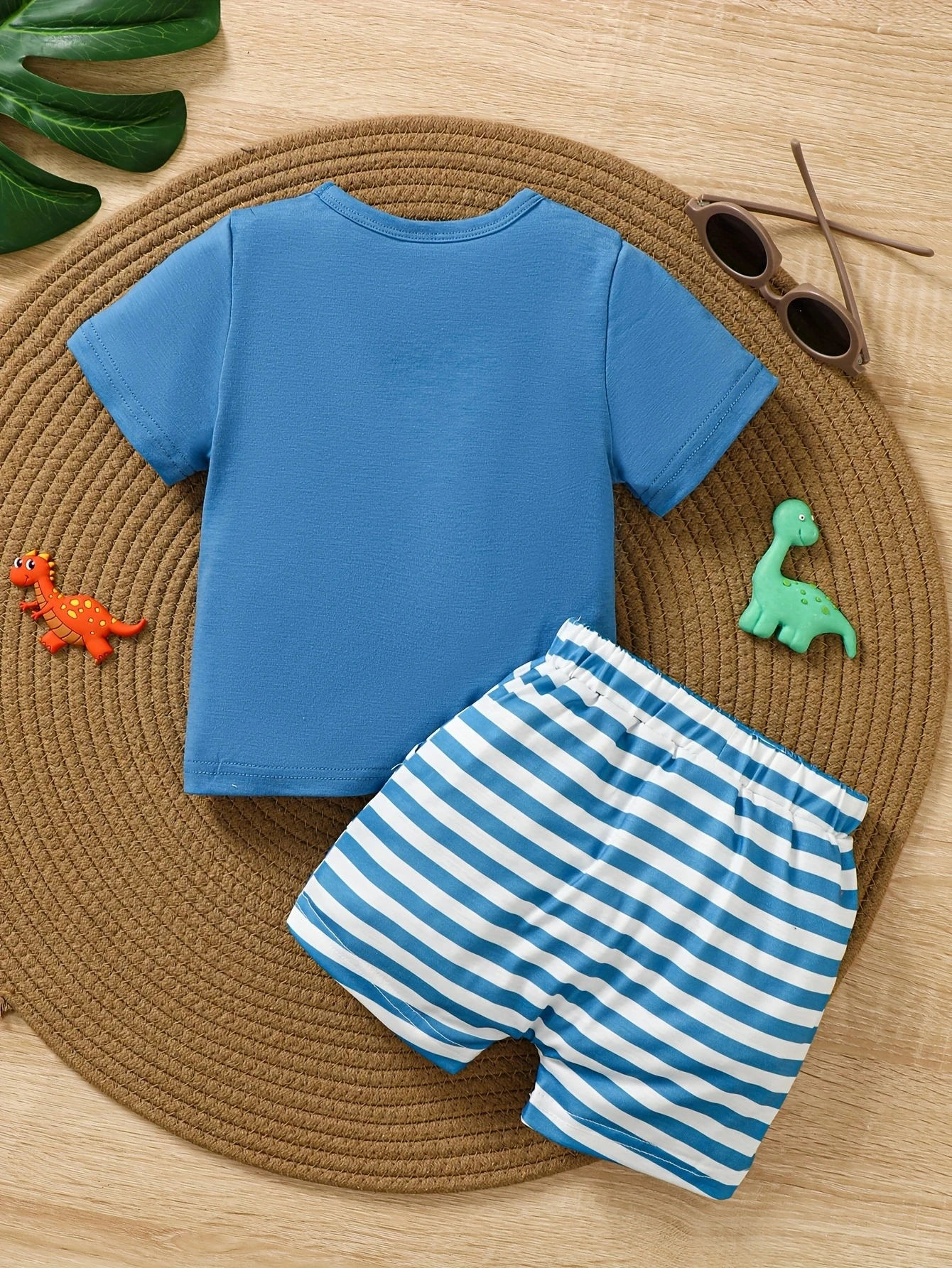 Conjunto de verano para bebé niño: camiseta dinosaurio y pantalón rayas - imagen 3