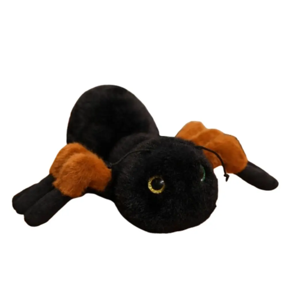 Detalle del peluche de hormiga