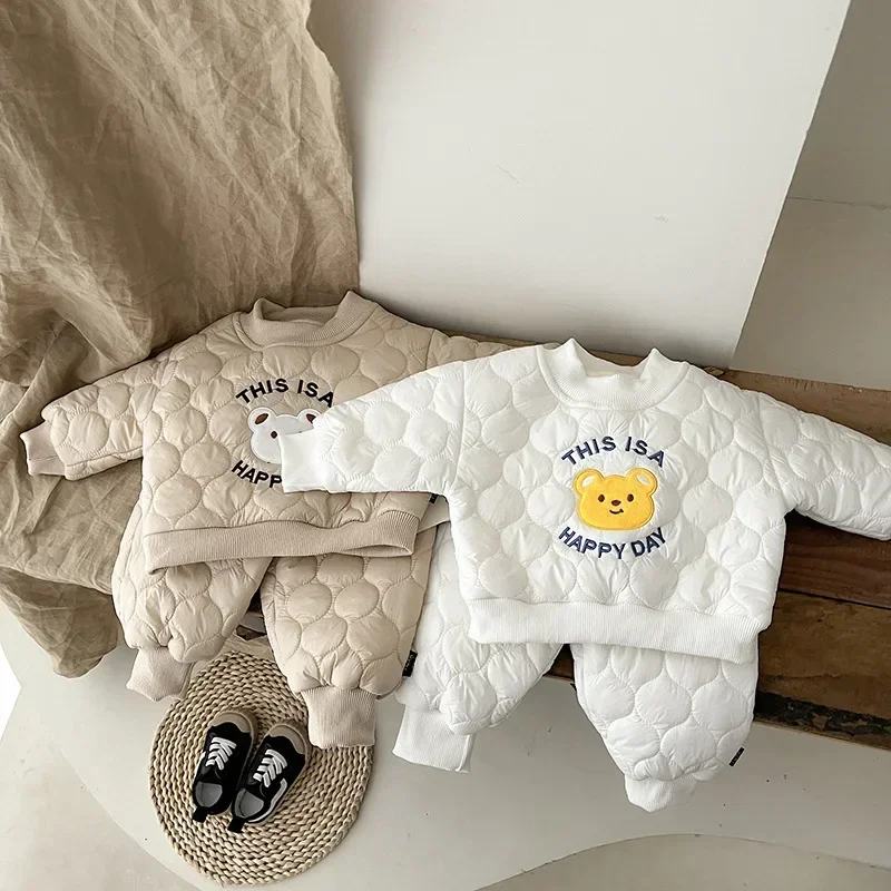 Conjunto de invierno para bebé con osito animado estilo coreano de felpa - imagen 3