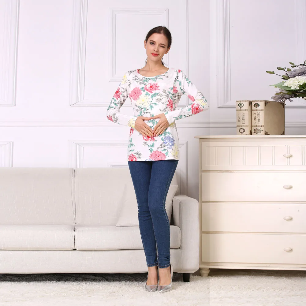 Prenda de maternidad con estampado