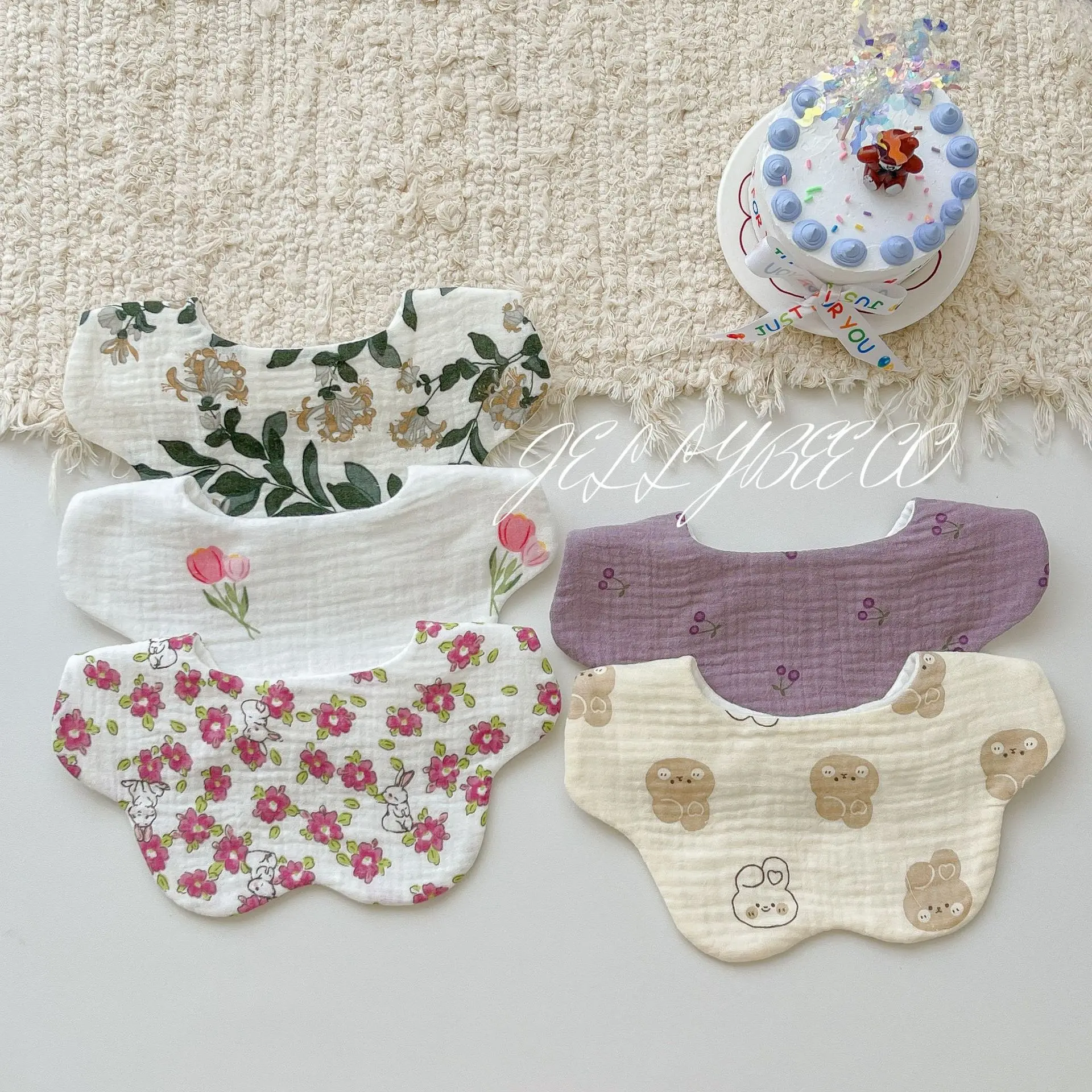 Set de baberos con diferentes estampados