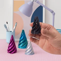 Pirámide imposible impresa en 3D de cono espiral decorativa