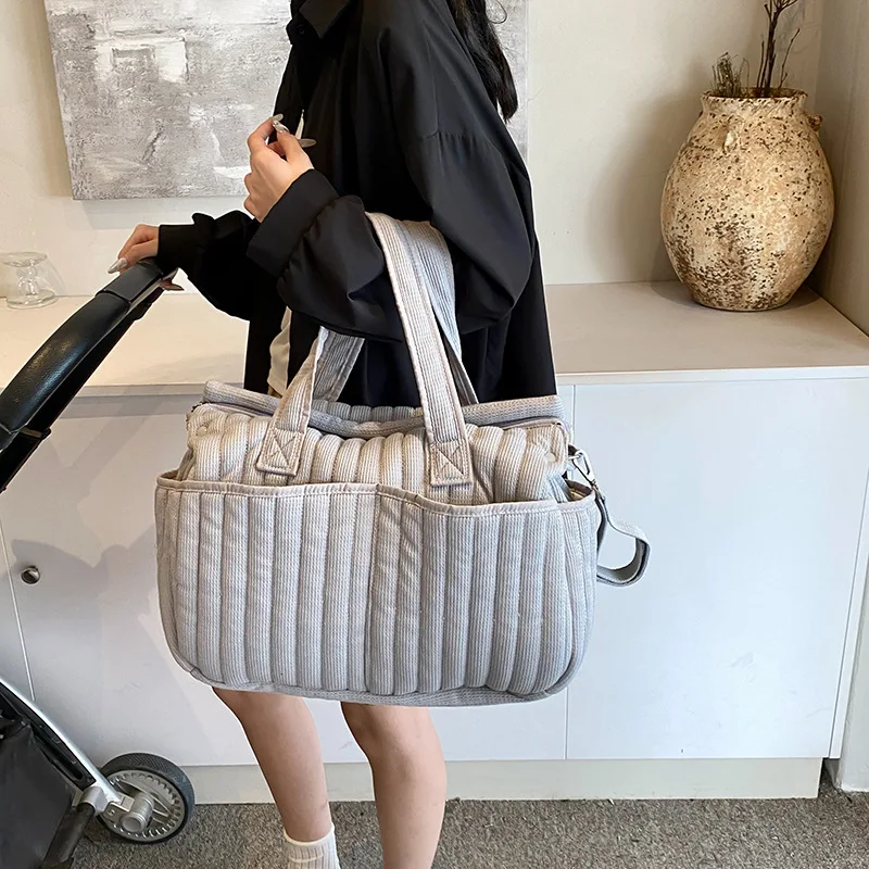 Bolsa de pañales impermeable multifuncional elegante para bebé - imagen 4
