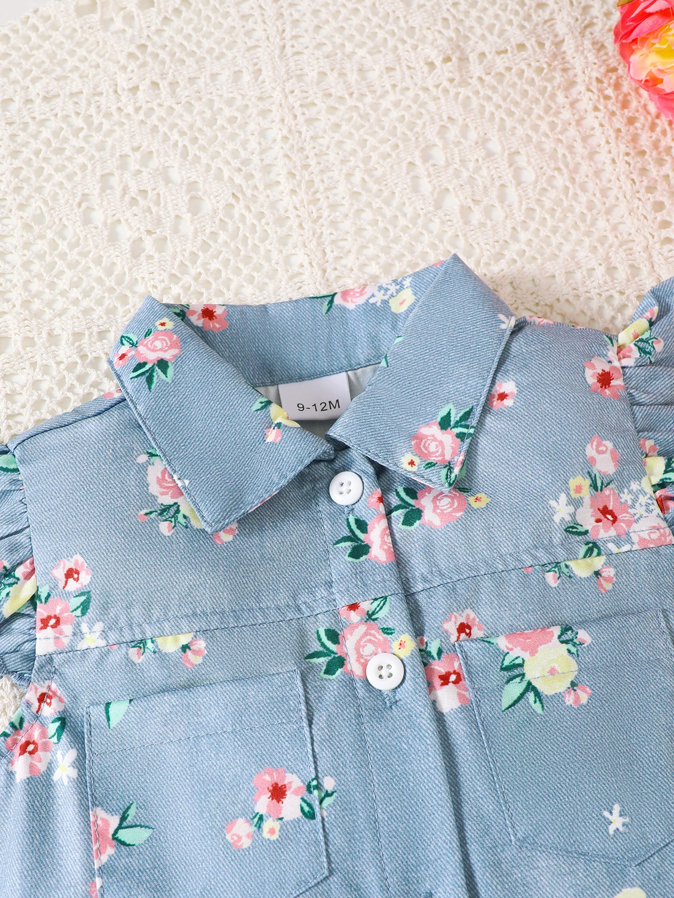 Conjunto niña floral: camisa con volantes y pantalón corto bebé - imagen 2