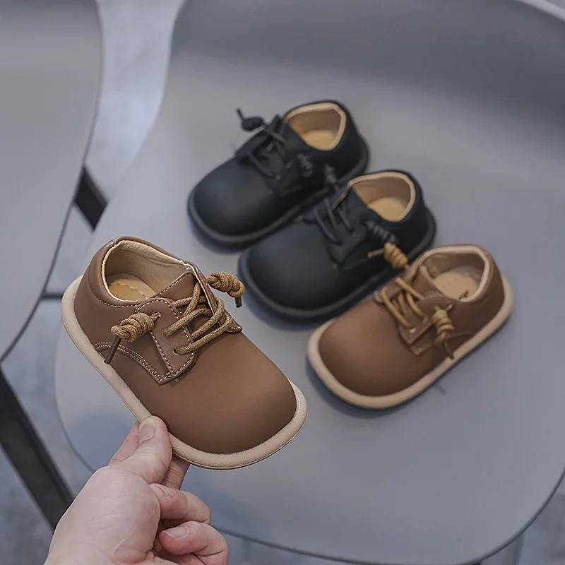 Zapatos de piel inglesa para bebé – Cómodos y antideslizantes