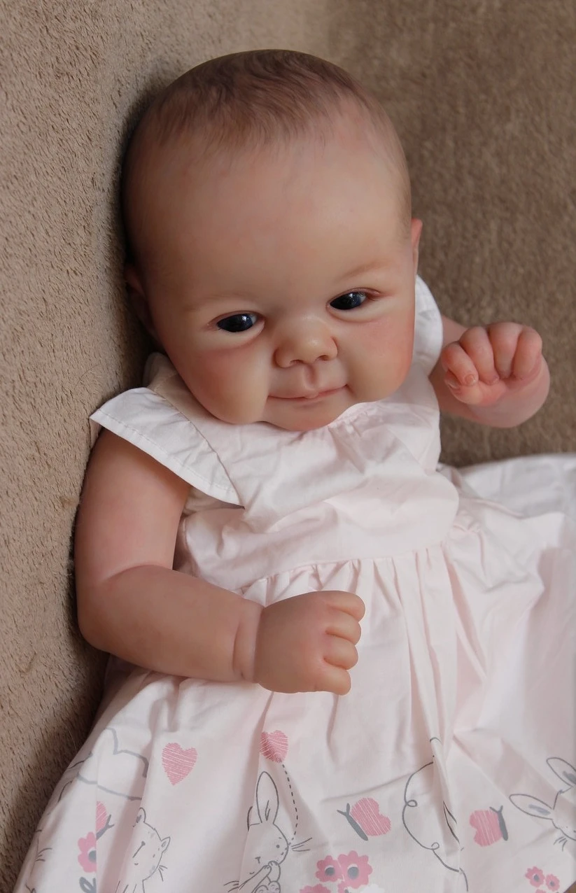 Muñeca realista Juliette de Genesis con kits pintados artesanales - imagen 4