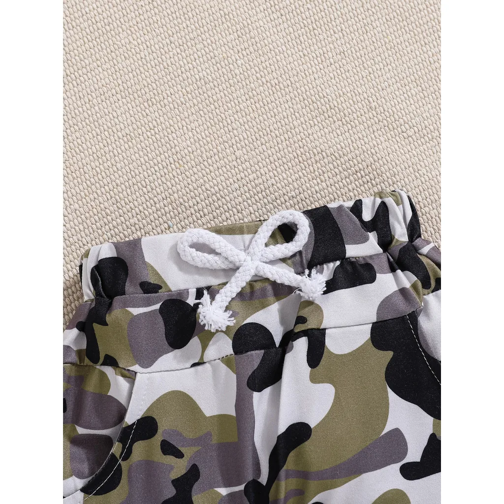 Conjunto bebé camiseta con letras y pantalón corto camuflaje - imagen 4