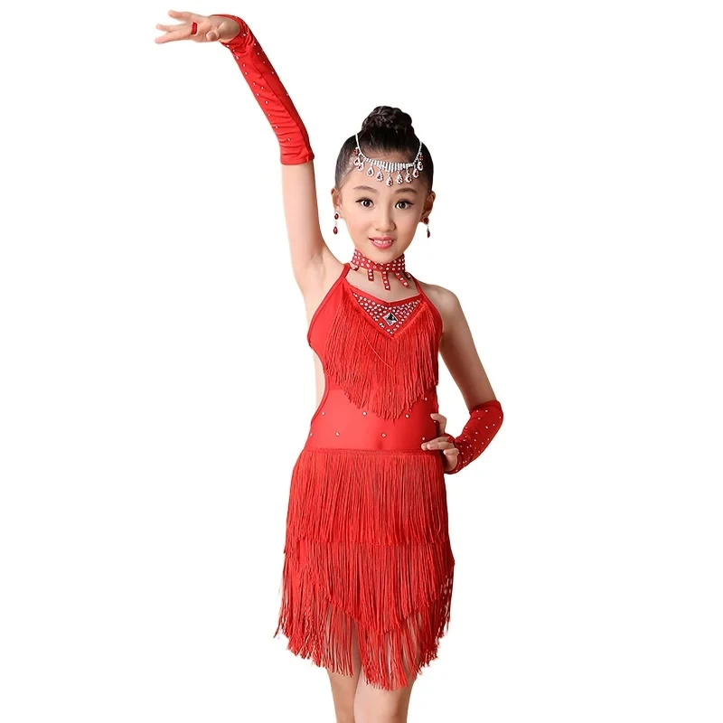 Ropa brillante para baile latino en movimiento