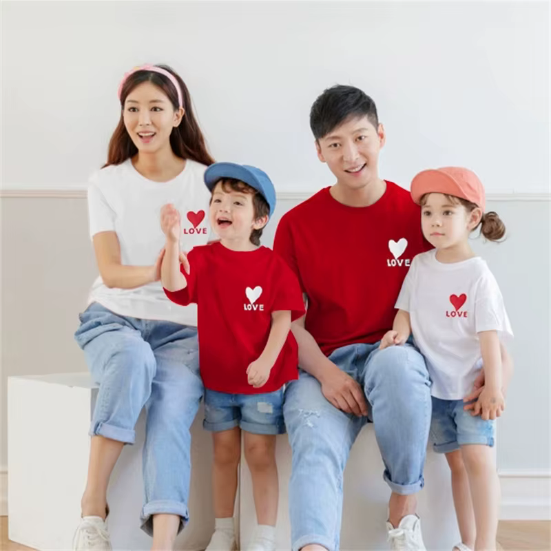 Familia con ropa coordinada