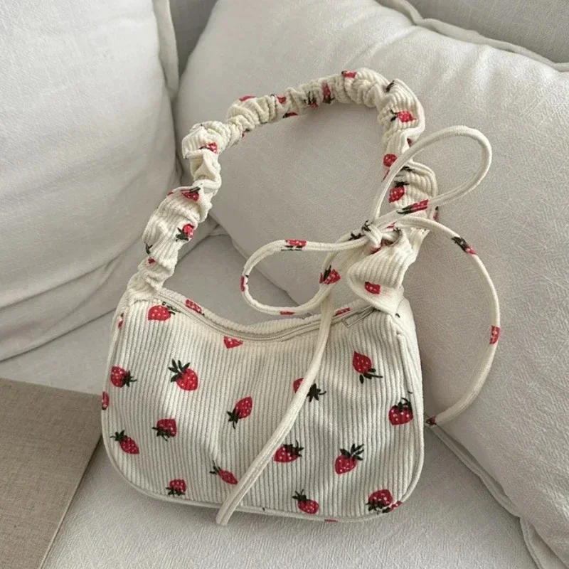 Bolso bandolera de pana con fresa y media luna estilo mini - imagen 5