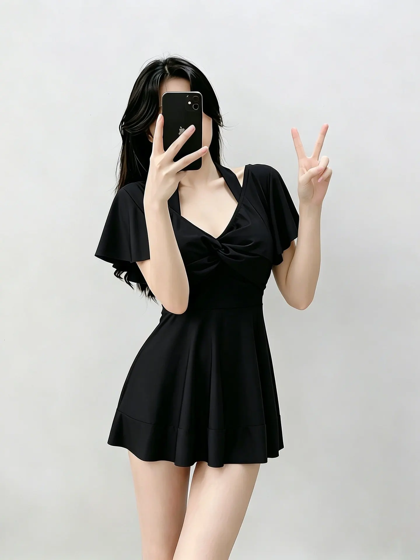 Traje de baño de una pieza para mujer en uso