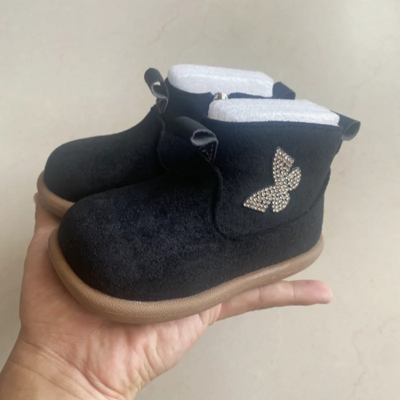 Botas de nieve en gamuza para niñas con lazo pedrería suela goma - imagen 2