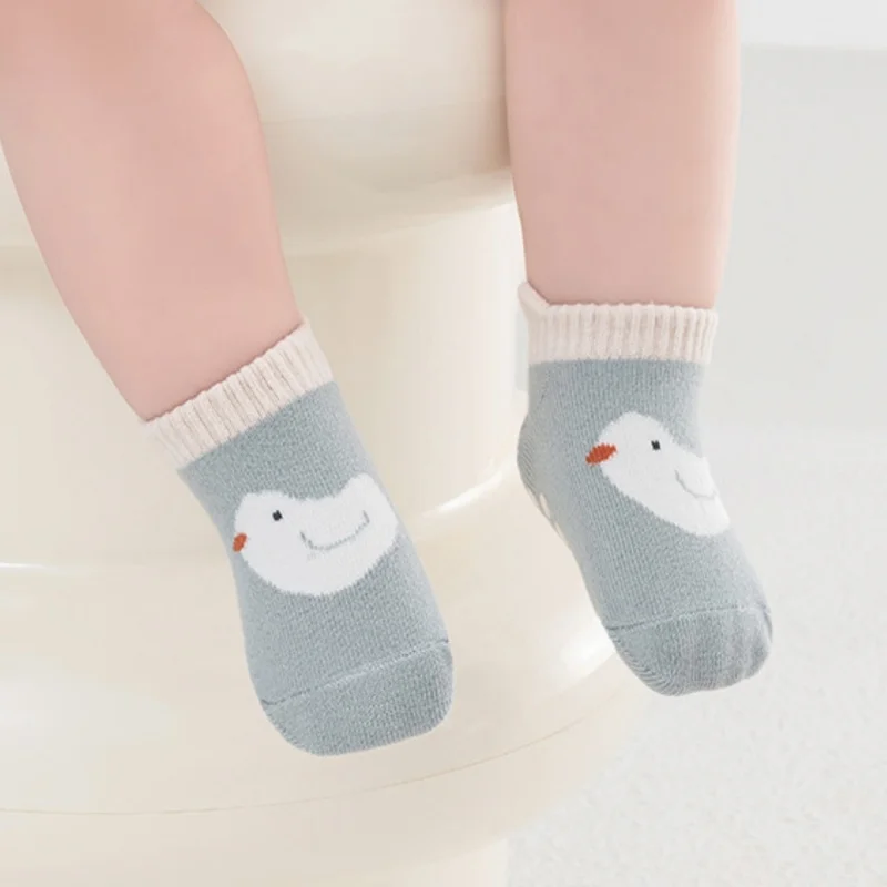 Calcetines antideslizantes para niños pequeños