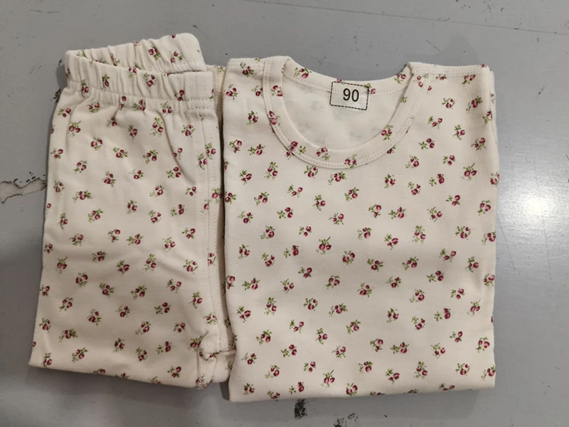 Conjunto de pijama infantil en diferentes colores