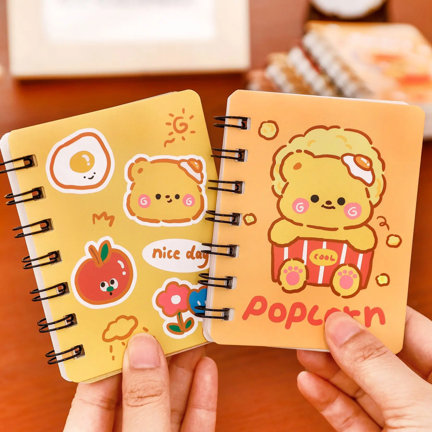 Cuaderno espiral A7 con oso crema, páginas en blanco para estudio - imagen 3