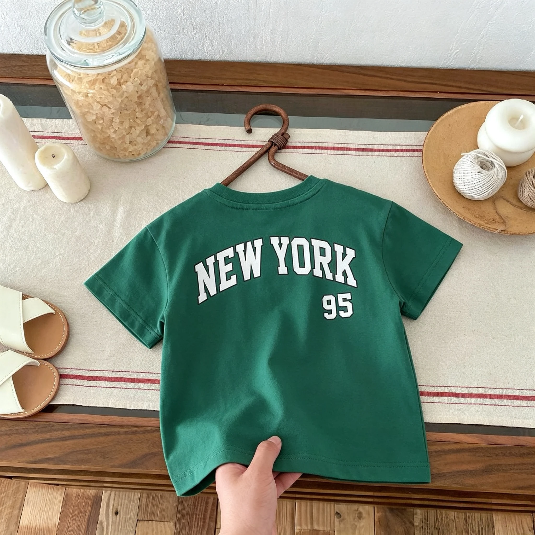 Vista del diseño y estampado en camiseta infantil