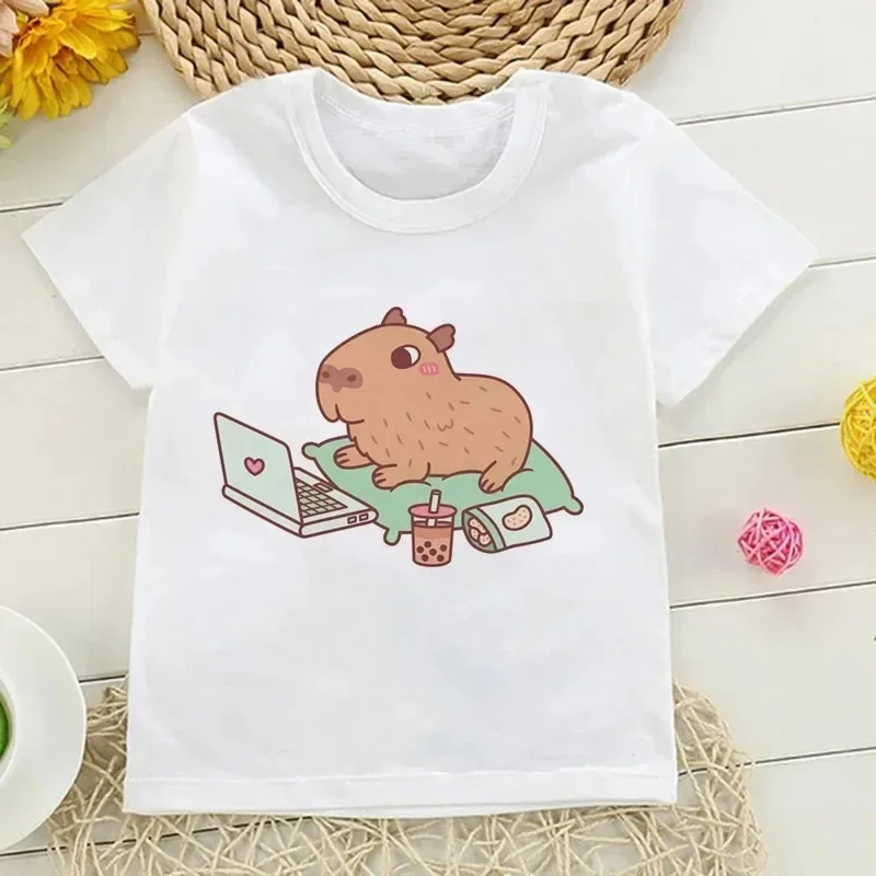 Camiseta de capibara para niños: estilo tierno veraniego