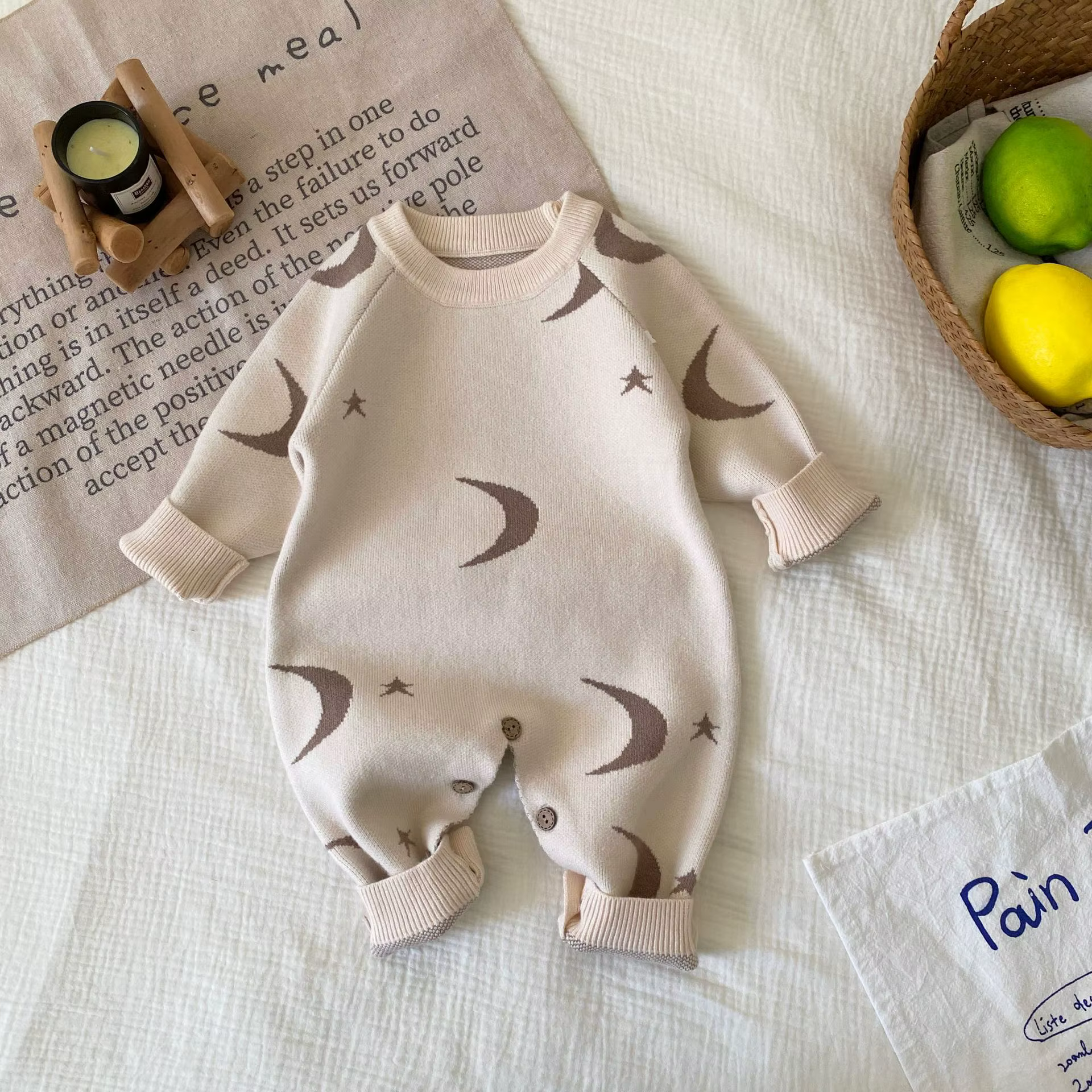 Pelele de punto manga larga con estampado sol, luna y estrellas