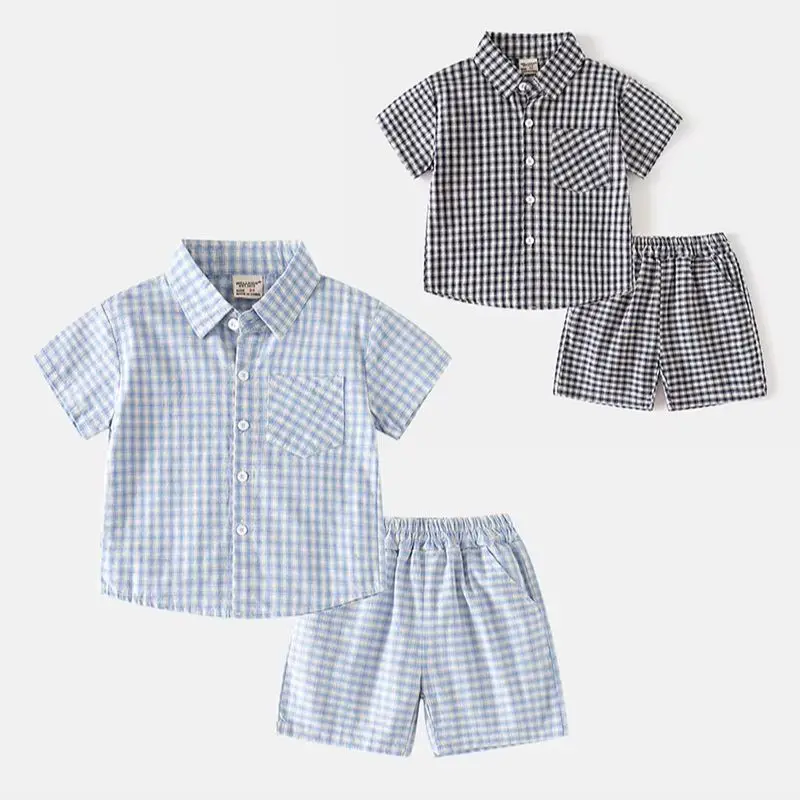 Conjunto infantil verano con camiseta polo y pantalón a cuadros para niño