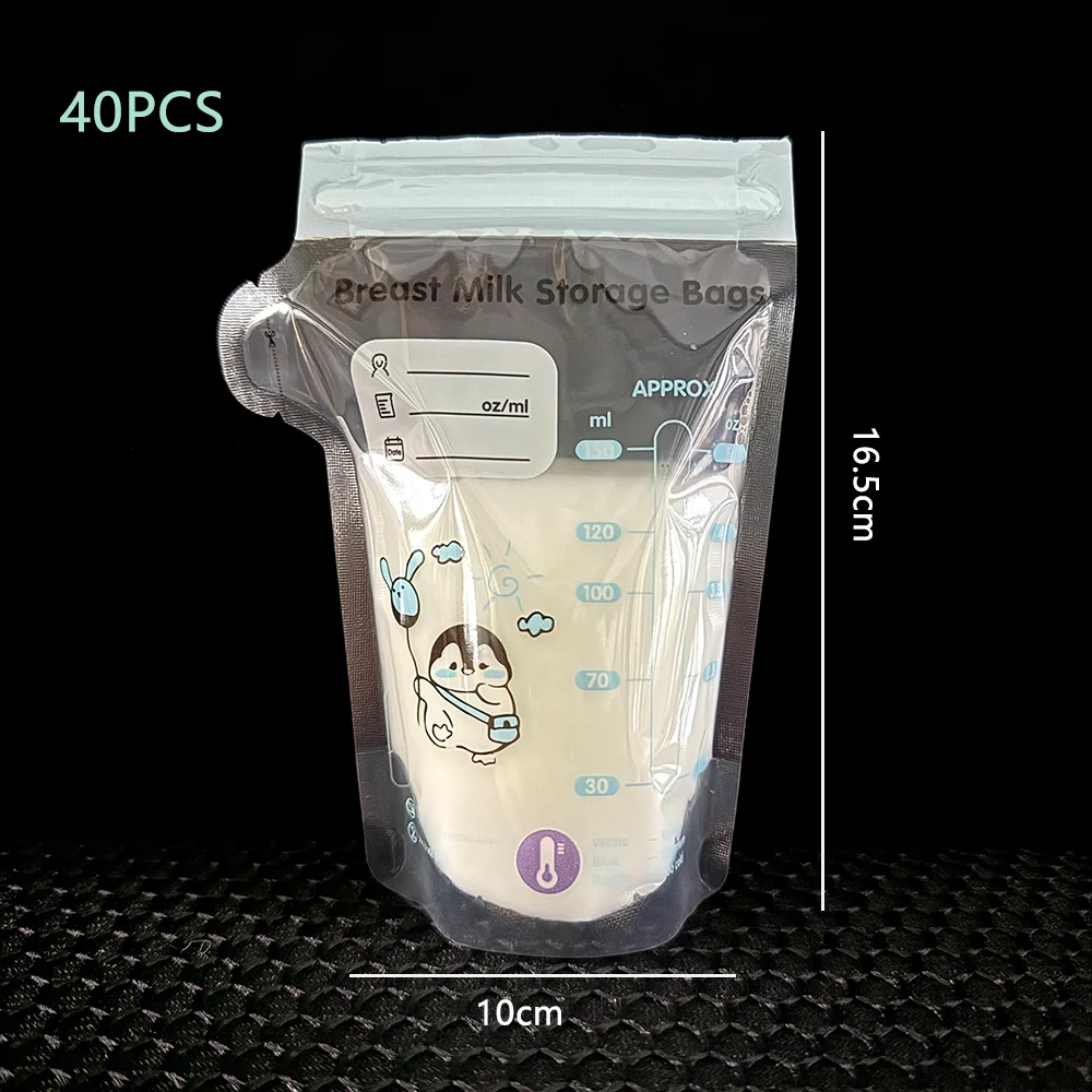 Set de 40 bolsas en caja con manos sosteniendo una