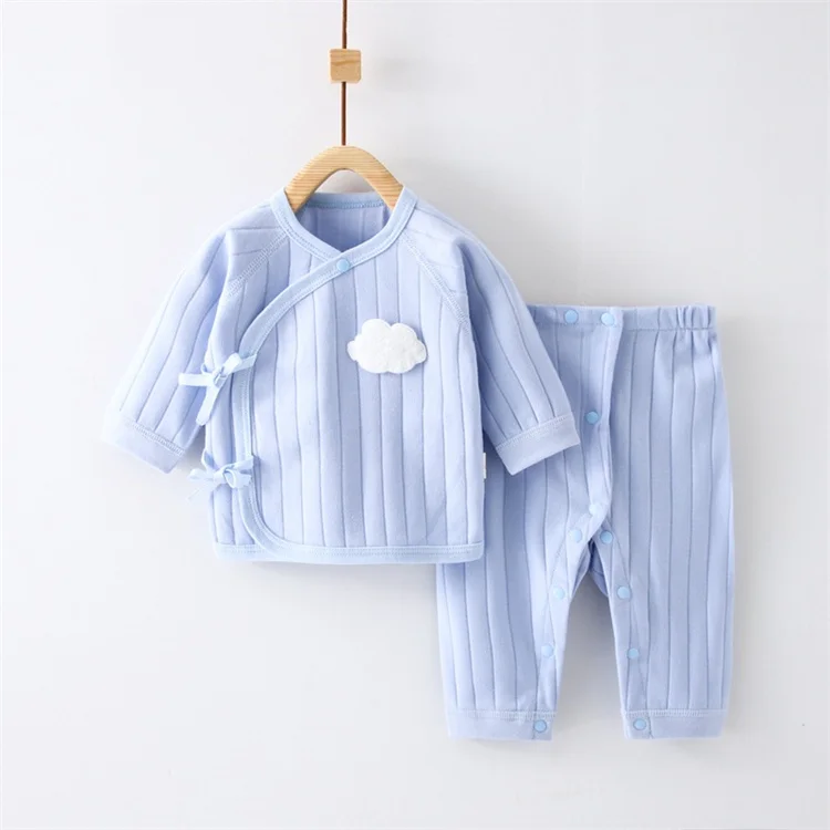 Conjunto de bebé recién nacido modelo 1
