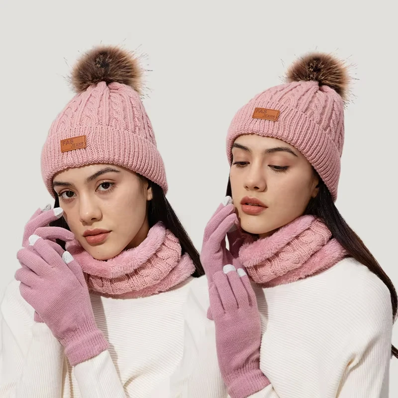 Invierno niña: gorro, bufanda y guantes con pompon pelo sintético