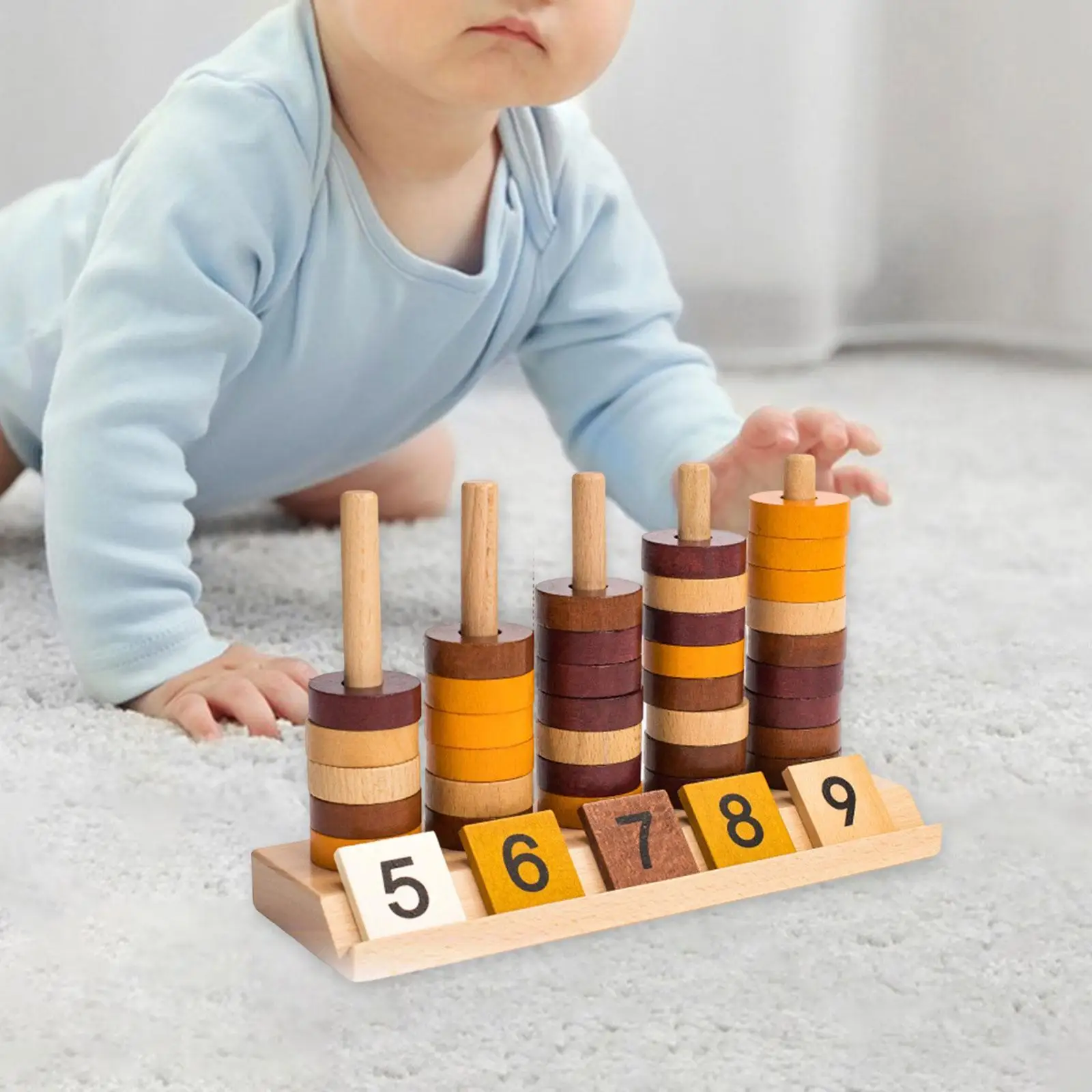 Ejemplo de juego en mesa con niños y bloques