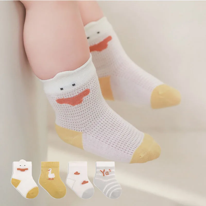 Calcetines transpirables de malla fina con pato animado para bebés