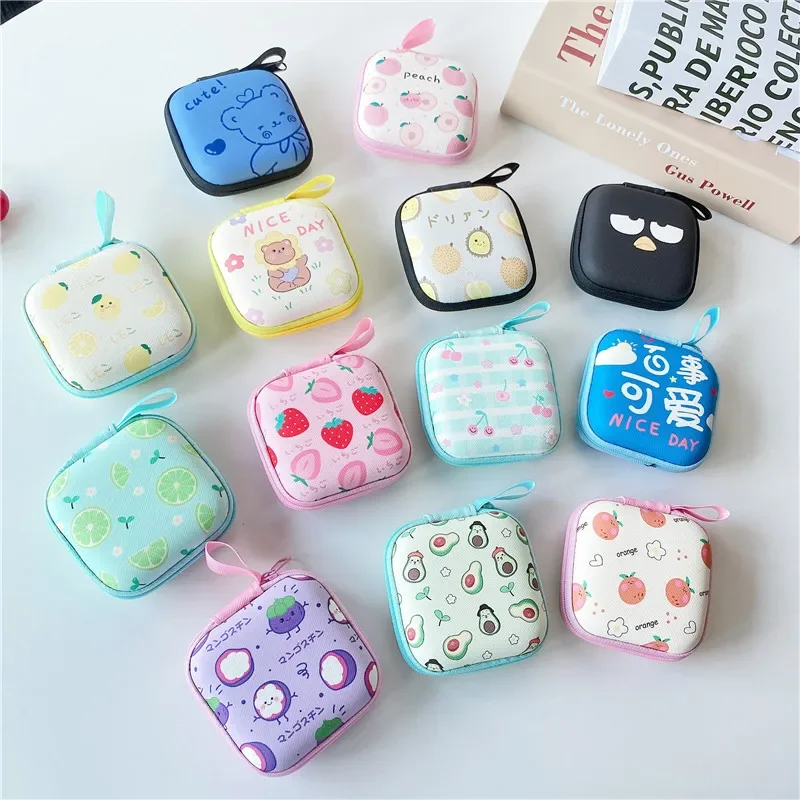 Funda rígida con cremallera para auriculares y cables USB